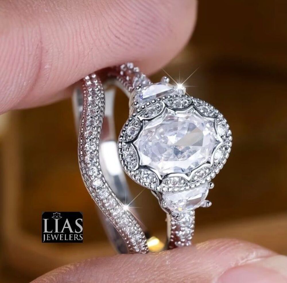 New 18k white gold wedding ring set